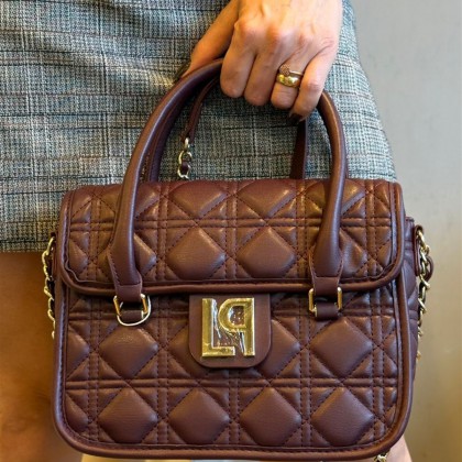BOLSA MÉDIA MATELASSÊ LANÇA PERFUME